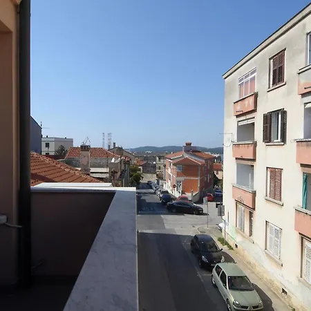 Apartment Gallery Premium 99 Near Ammphiteatre With Garage 5 Days And More Gratis *