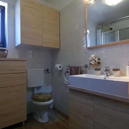 Gallery Premium 99 Near Ammphiteatre With Garage 5 Days And More Gratis Apartment