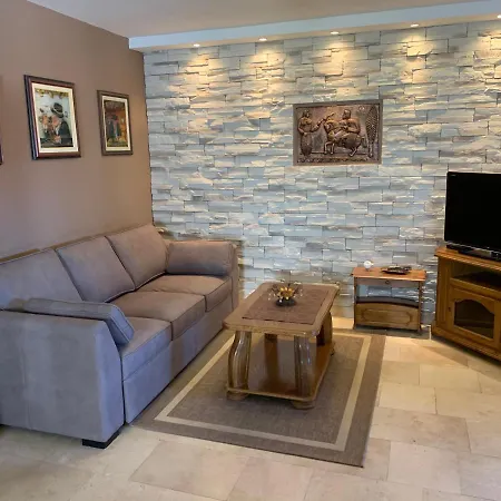 Gallery Premium 99 Near Ammphiteatre With Garage 5 Days And More Gratis Apartmán